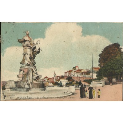 CPA: AUGOULEME, La Statue Carnot et le Rempart Desaix, vers 1920