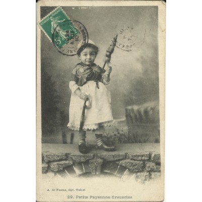 CPA: Petite Paysanne Creusoise, Années 1900.