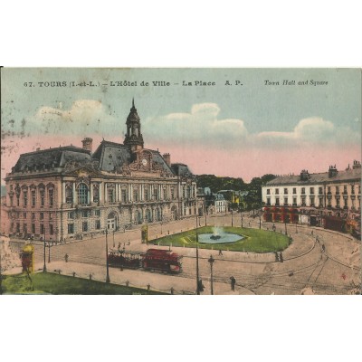 CPA: TOURS, L'Hotel de Ville, La Place, vers 1930