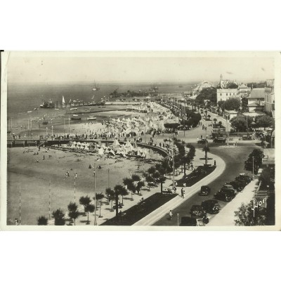 CPA: ARCACHON, Promenade et Plage vues du Grand-Hotel, Années 1940