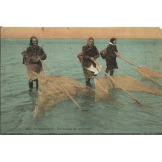 CPA: DUNKERQUE, Pecheuses de Crevettes, vers 1900