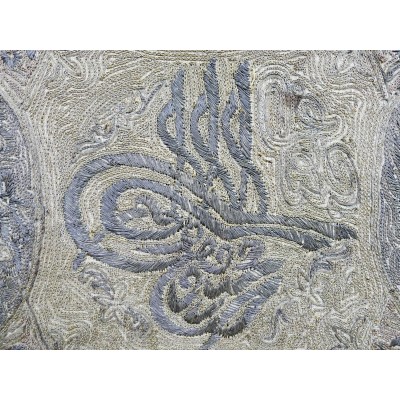 ART OTTAMAN, BRODERIE AVEC TOUGHRA, XVIII / XIXe s. OTTOMAN EMBROIDERY