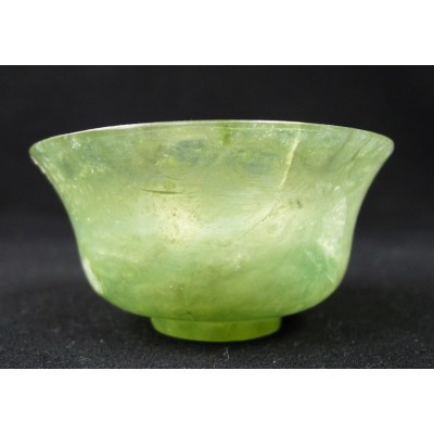 CHINE, BOL ANCIEN EN JADE CELADON. CHINA, ANCIENT BOWL IN CARVED JADE.