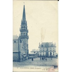 CPA: PLOUNEOUR-TREZ, Le Clocher et la Mairie, vers 1910