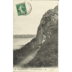 CPA: PLOUMANAC'H, Le Chemin de Ronde, vers 1910