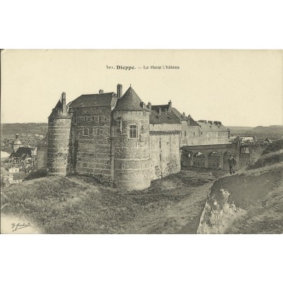 CPA: DIEPPE, Vue sur le Vieux Chateau, vers 1900.