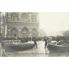 CPA: PARIS, Crue 1910, Canots Berthon, Parvis Notre-Dame.