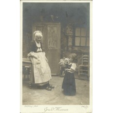 CPA: Grand'Maman, années 1900.