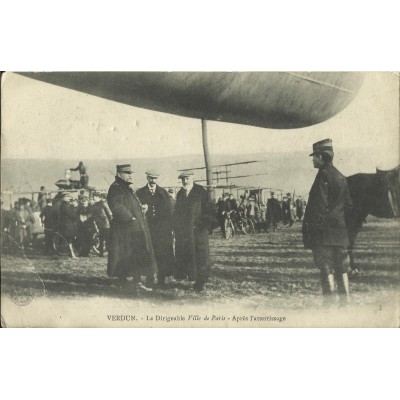 CPA: VERDUN 1908, Le Dirigeable Ville de Paris après Atterrissage.