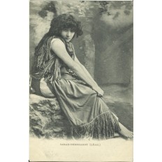 CPA: Portrait de Sarah BERNHARDT (Léah), vers 1900.