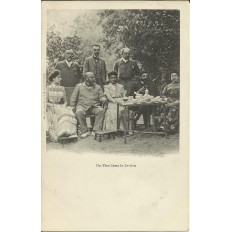CPA: La Famille HUMBERT / DAURIGNAC, Thé au Jardin, vers 1900.