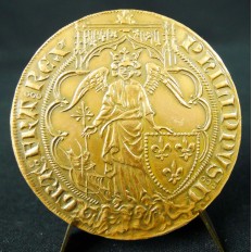 MEDAILLE en CUIVRE, d'après UNE MONNAIE MEDIEVALE (22)