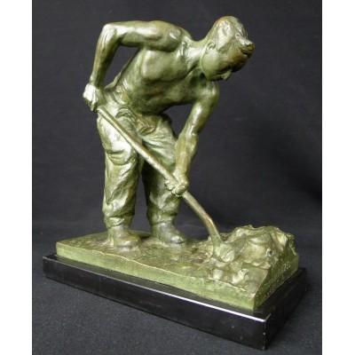  Gustav Adolphe HIERHOLZ (1877-1948), LA PELLETEE DE SABLE, BRONZE.