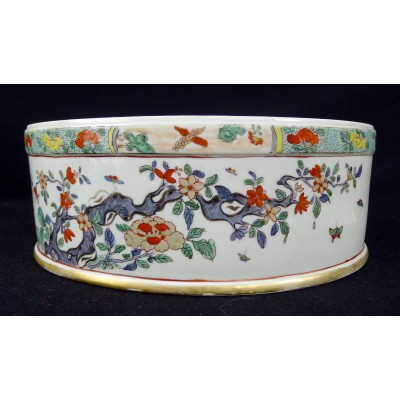 CHINE, JARDINIERE EN PORCELAINE, DYNASTIE QING. XVIIIe s.