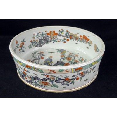 CHINE, JARDINIERE EN PORCELAINE, DYNASTIE QING. XVIIIe s.