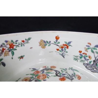 CHINE, JARDINIERE EN PORCELAINE, DYNASTIE QING. XVIIIe s.