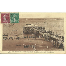 CPA: ARCACHON, Le Débarquadère de la Jetée Thiers, Années 1920.