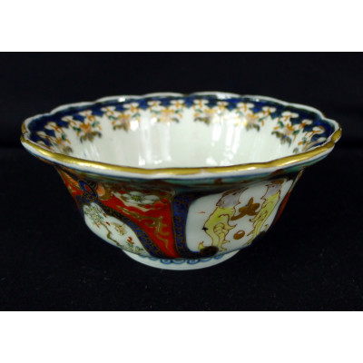 CHINE ou JAPON, BOL à DECOR IMARI, XIXe . MARQUE 4 CARACTERES.