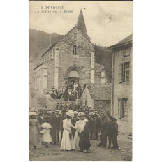 CPA: PEYRUSSE, La Sortie de la Messe, Années 1920
