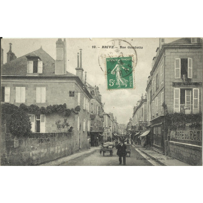 CPA: BRIVE la GAILLARDE, Rue GAMBETTA, vers 1900