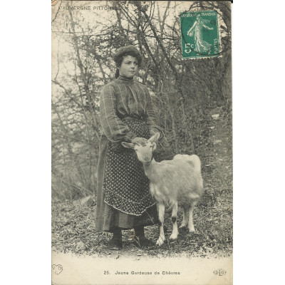 CPA: AUVERGNE, Jeune Gardeuse de Chèvres, vers 1900
