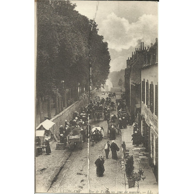 CPA: GUINGAMP, Rue du VALLY, années 1900