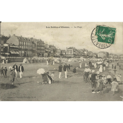 CPA: LES SABLES D'OLONNE, La PLAGE, vers 1910