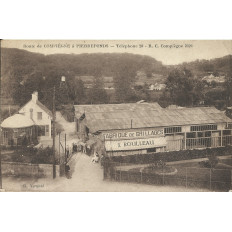 CPA: Route de COMPIEGNE à PIERREFONDS,ROULLEAU GRILLAGES, vers 1900
