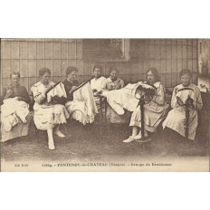 CPA: FONTENOY-le-CHATEAU, Groupe de BRODEUSES, années 1920