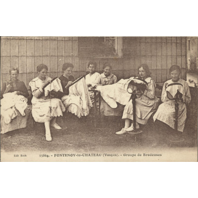 CPA: FONTENOY-le-CHATEAU, Groupe de BRODEUSES, années 1920