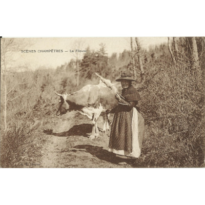 CPA: SCENES CHAMPETRES, La FILEUSE, vers 1930