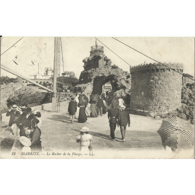CPA: BIARRITZ, Le ROCHER de la VIERGE, vers 1910